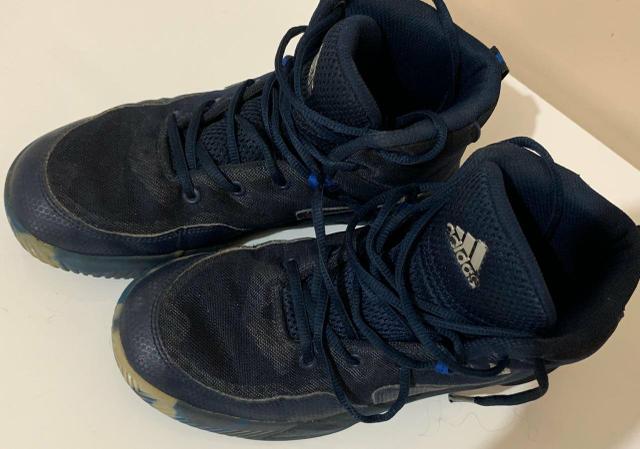 A Venda Tênis Adidas para Basquete - Foto 2