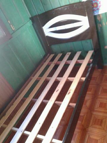 Vendo uma cama de solteiro