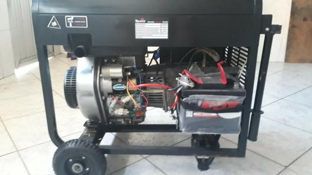 Vendo Gerador Toyama a Diesel. NOVO! Toyama TDG8000CXE - Foto 2