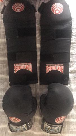 Kit Boxe Muay Thai Luva/Caneleira