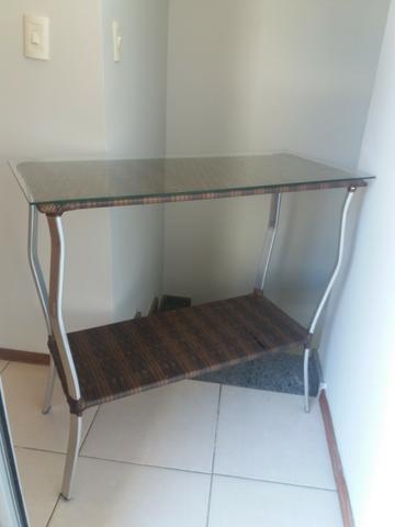 Aparador de alumínio revestido com fibra sintética e tampo de vidro. Apenas R$299,00 - Foto 3