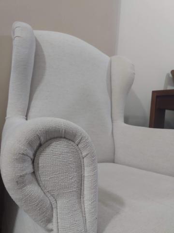 Poltrona com balanço para amamentação