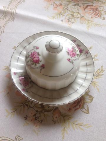 Manteigueira porcelana retrô
