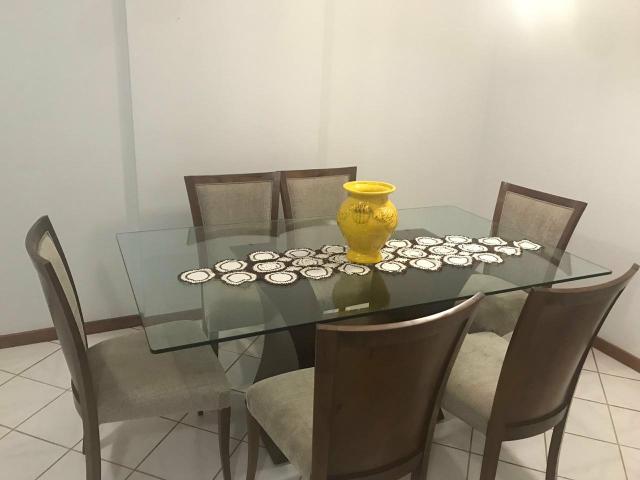 Mesa de jantar 6 cadeiras
