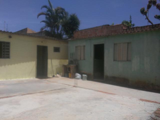 Vende Se Casa em área Comercial - Foto 2