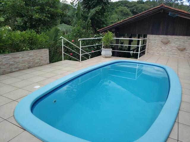 Lindo sitio urbano a menos de 4 km do centro da cidade 3 casas piscina lagoa - Foto 2