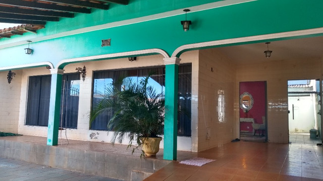 Vendo um lindo Sobrado com 5 Quartos e 3 banheiros no setor leste do Gama DF - Foto 2