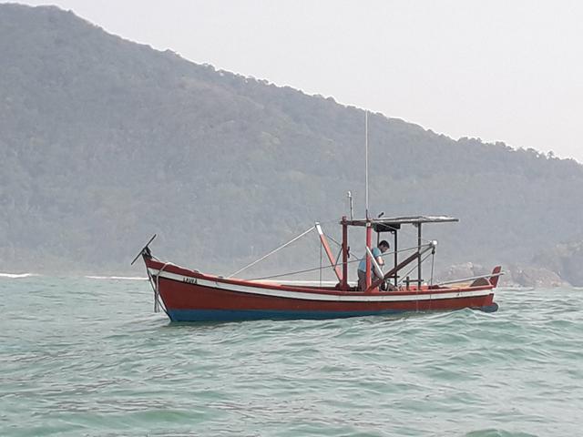 Bateira bote arrasto camarão
