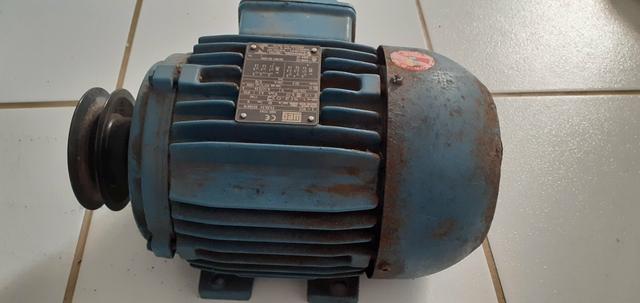 Vendo motor 1.5 cv trifasico