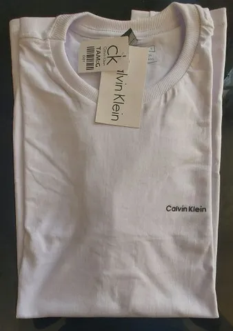 Camiseta Calvin klein e Armani
