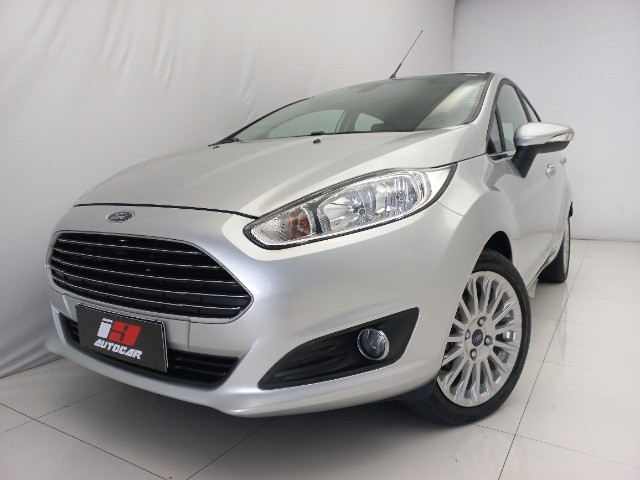 FORD FIESTA 2017 TITANIUM AUTOMÁTICO