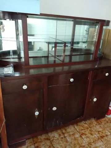 Conjunto cristaleira e mesa com quatro cadeiras antiguidade  - Foto 5