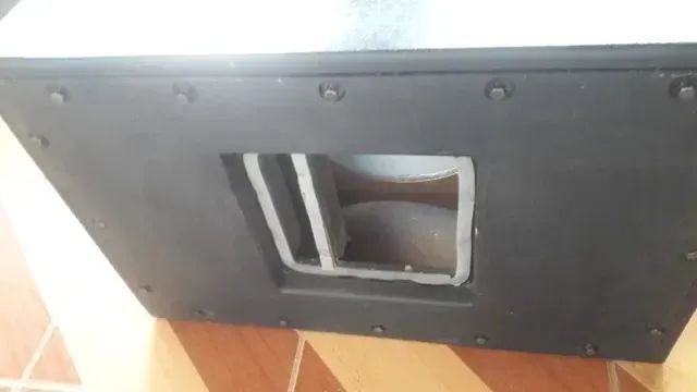 Vendo gabinete vazio de subwoofer 18 polegadas.  - Foto 3