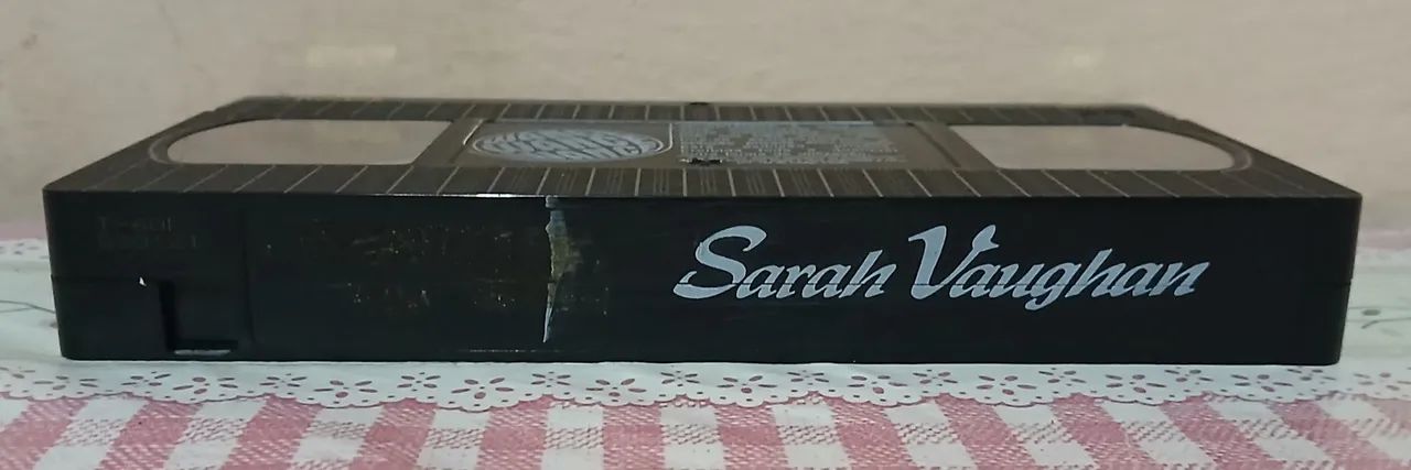 VHS - Um Espetáculo De Voz e Ritmo - Sarah Vaughan - Foto 2