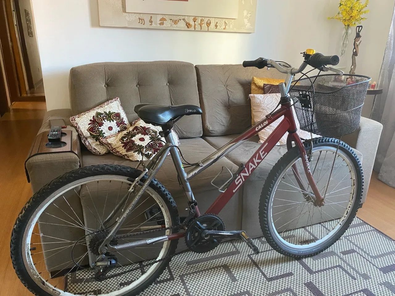 Bicicleta feminina em alumínio CALOI SNAKE? pouco usasa