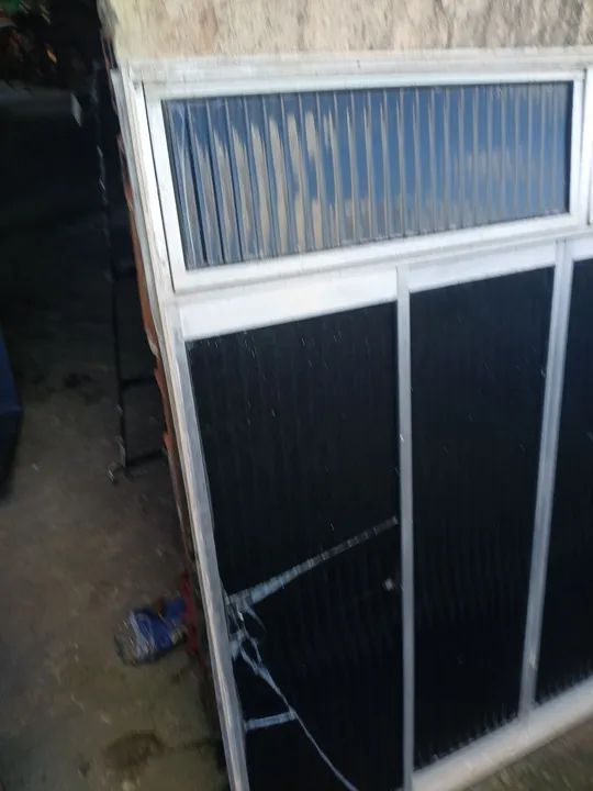 Janela alumínio 2 vidros trincados  - Foto 3