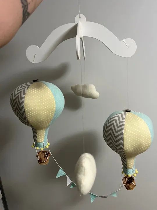 Mobile de balão para quarto infantil