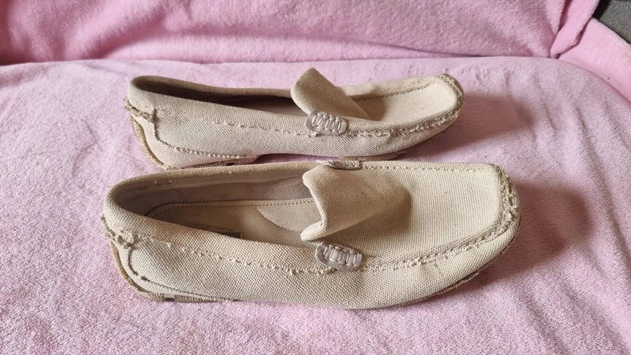 Sapatos de lona bege