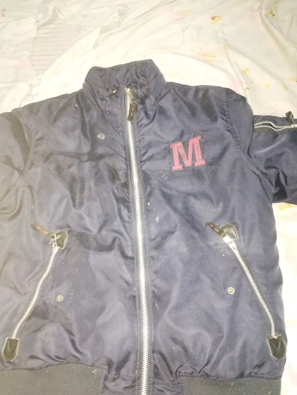 Jaqueta Bomber Azul com Detalhe 'M'