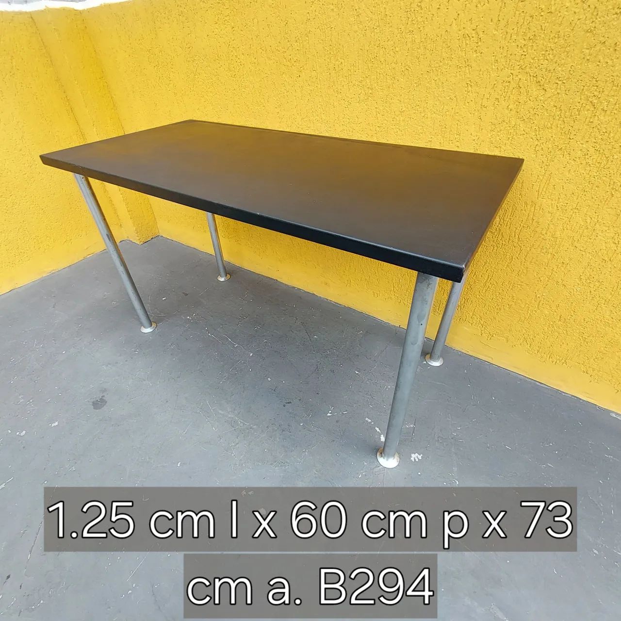 Mesa de Escritório preta - Foto 2