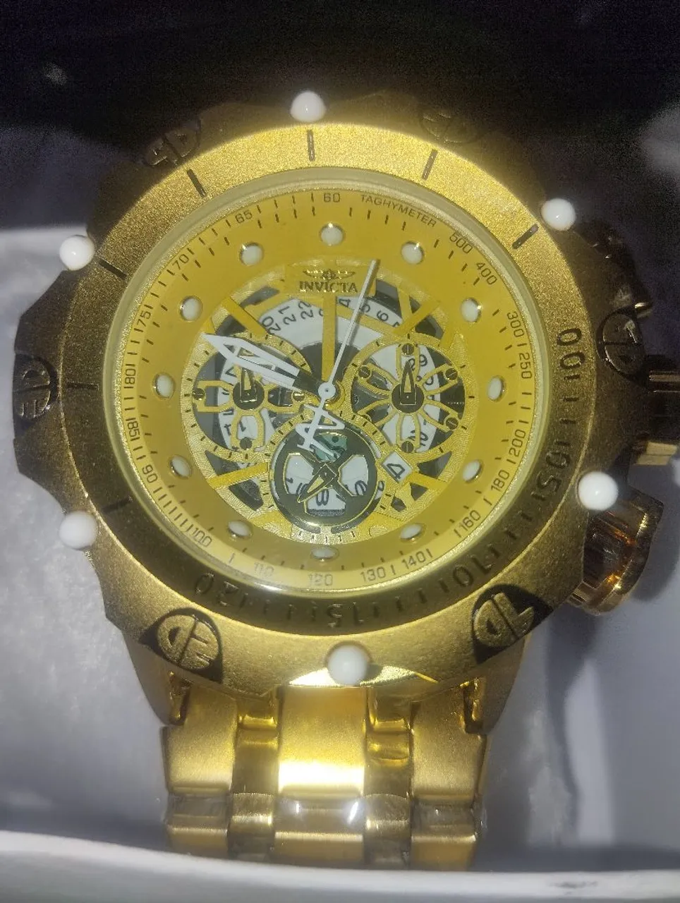 Relógio Invicta Reserve Skeleton Dourado