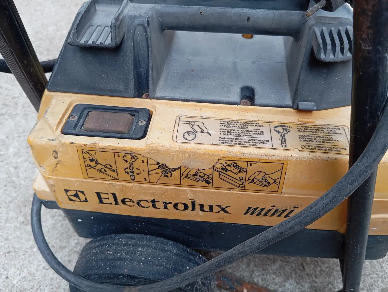 Lavadora de Alta Pressão Electrolux Mini
