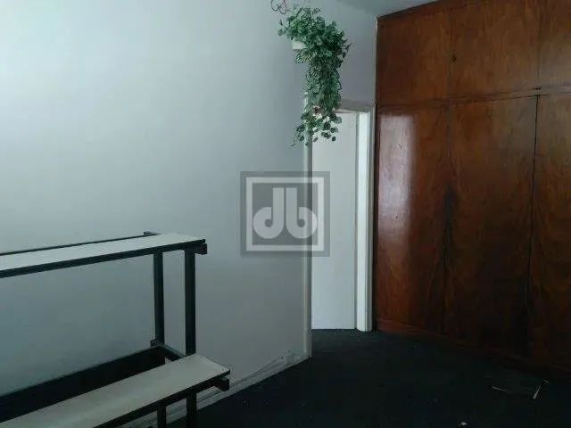 CENTRO, MUITO ABAIXO DO PREÇO - SALA COMERCIAL 55m2, VAZIA, AMPLA, PRÉDIO IMPONENTE, LOCAL - Foto 5