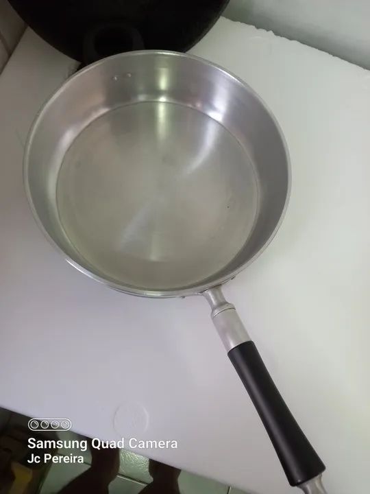 Vendo Jogo de panela grande 2 panela 1 frigideira.  - Foto 4