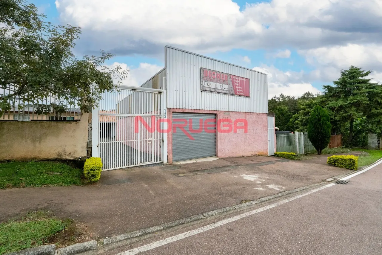 Barracão Comercial à Venda em Araucária-PR, Bairro Capela Velha: 2 Salas, 1 Banheiro, 4 Va