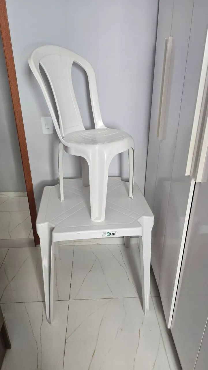 Mesa de plástico branca com 1 Cadeira - Foto 3