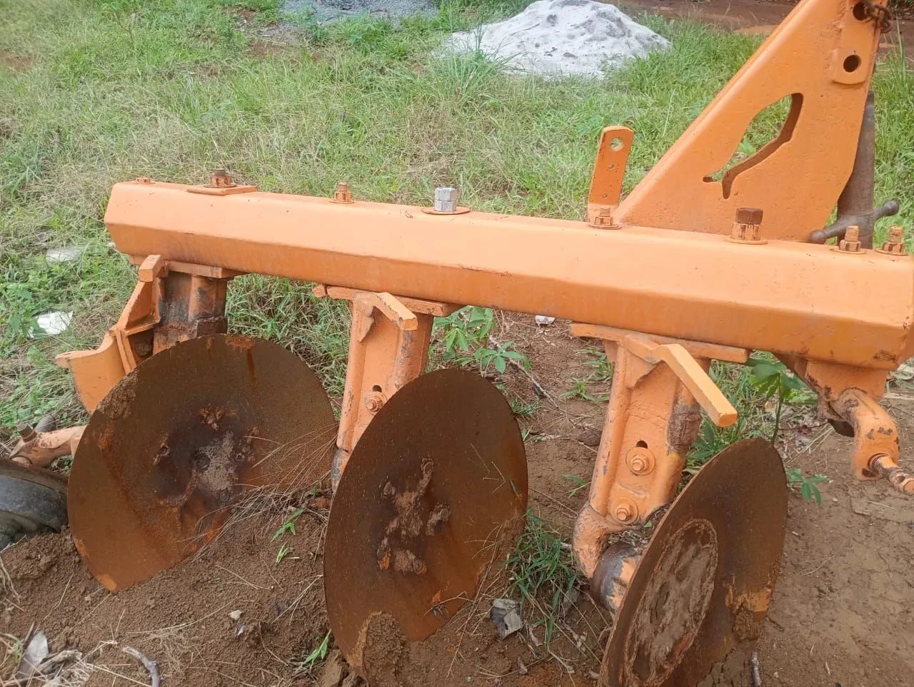 Arado de Três Discos para Trator