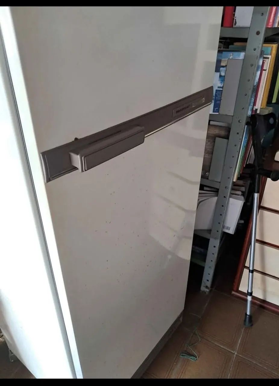 Frizer Brastemp  com chave  270 litros  ótimo estado - Foto 5