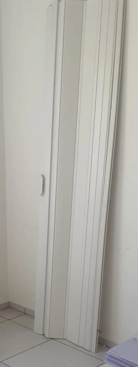 PORTA SANFONADA COR BEGE CLARA NOVA