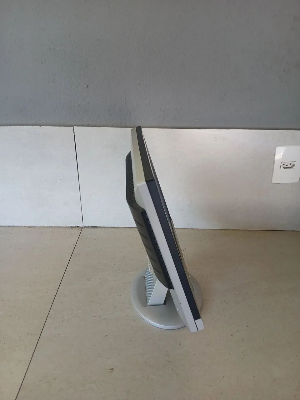 Monitor v7 17 polegadas  - Foto 4