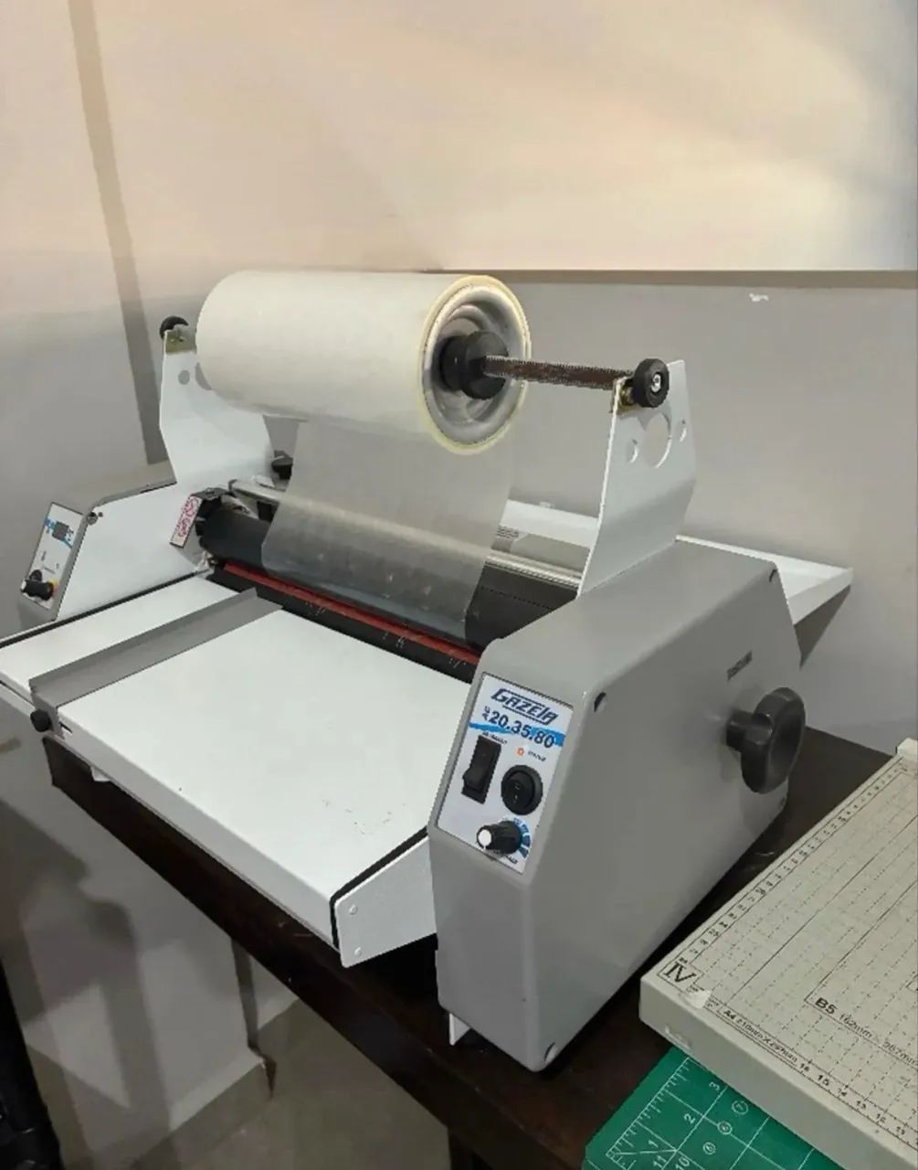 Laminadora Plastificadora Gazela 20.35.80 Seminova