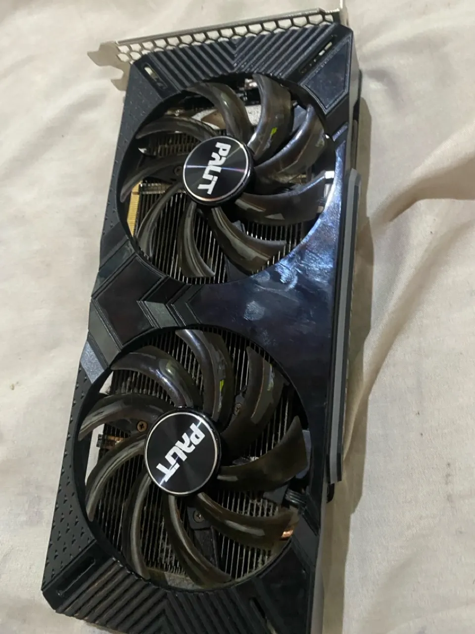 Placa de Vídeo GTX 1660 Dual 6GB