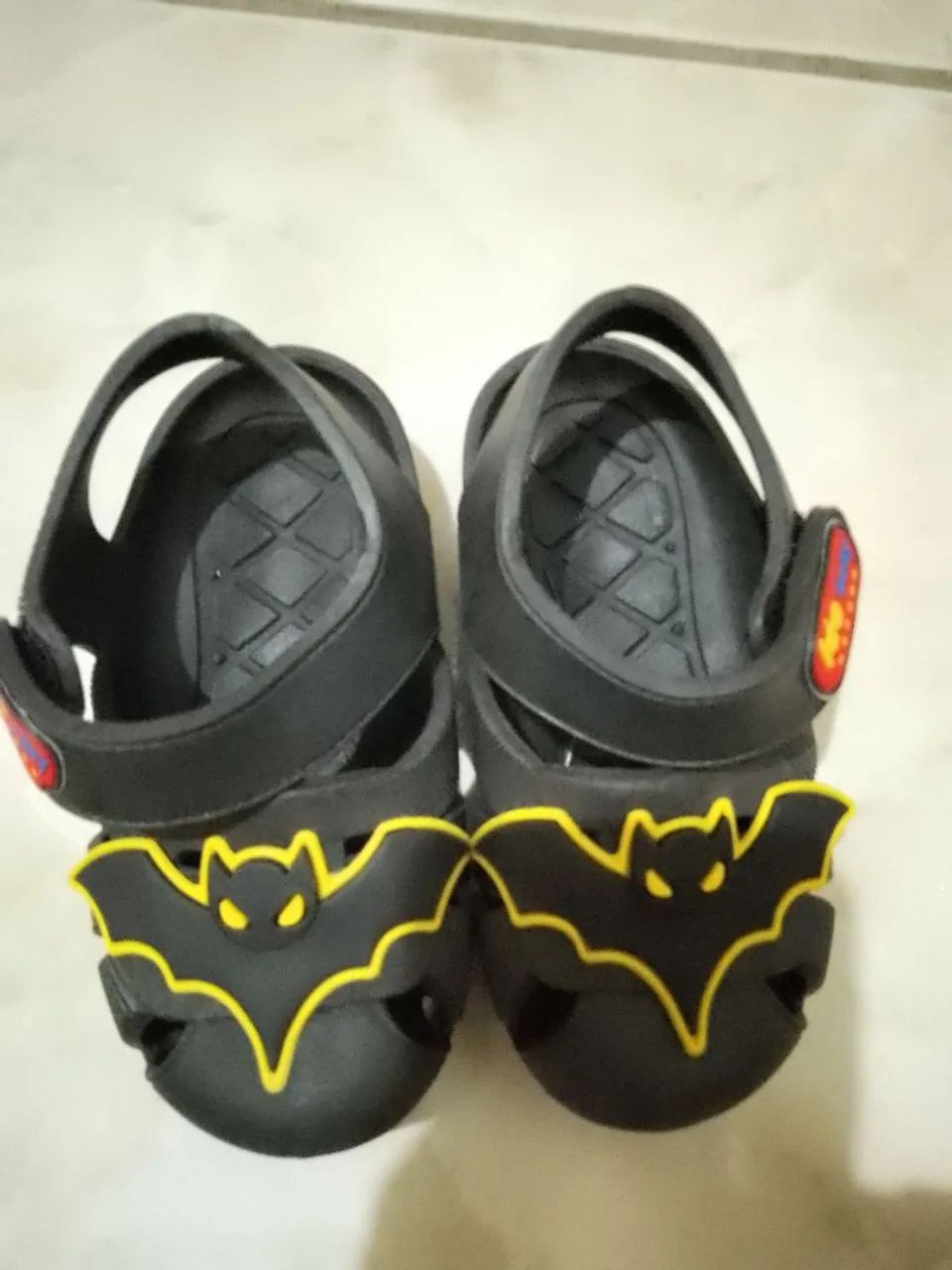 Sandálias infantis Batman - Foto 3