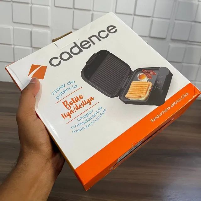  Sanduicheira antiaderente nova na caixa - Foto 3
