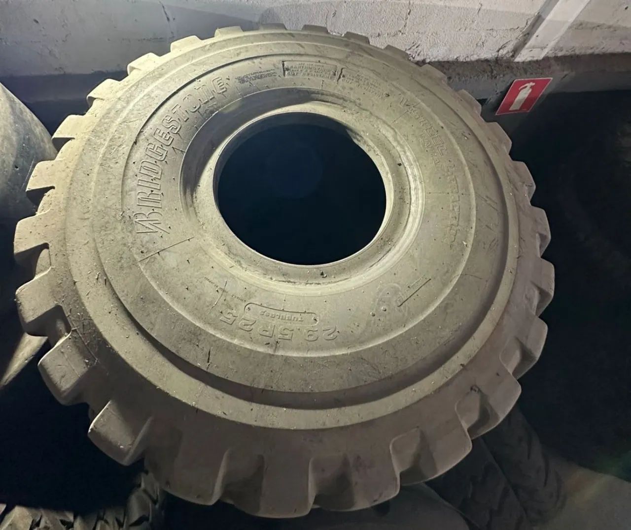 Pneus 29.5-25 - Foto 4