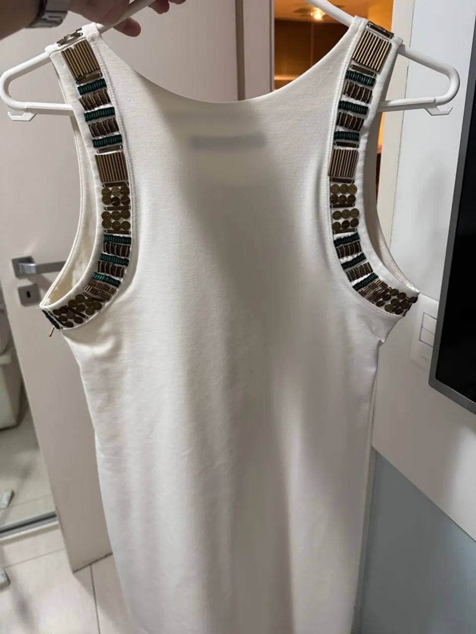 Vestido branco com detalhes bordado sacada  - Foto 4