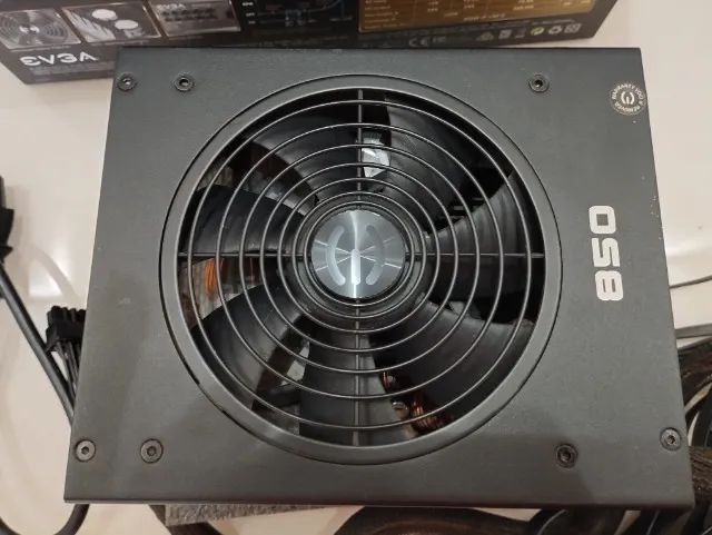 Fonte EVGA 850 Watts Gold 80 Plus seminova na caixa original  - Foto 4