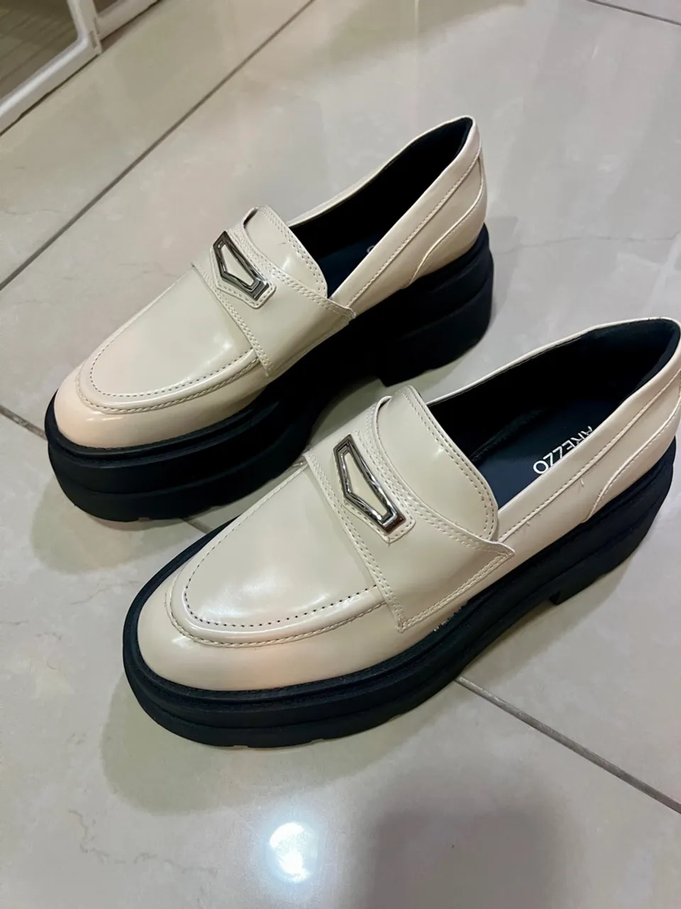 Sapato Mocassim Feminino Arezzo Original tamanho 37