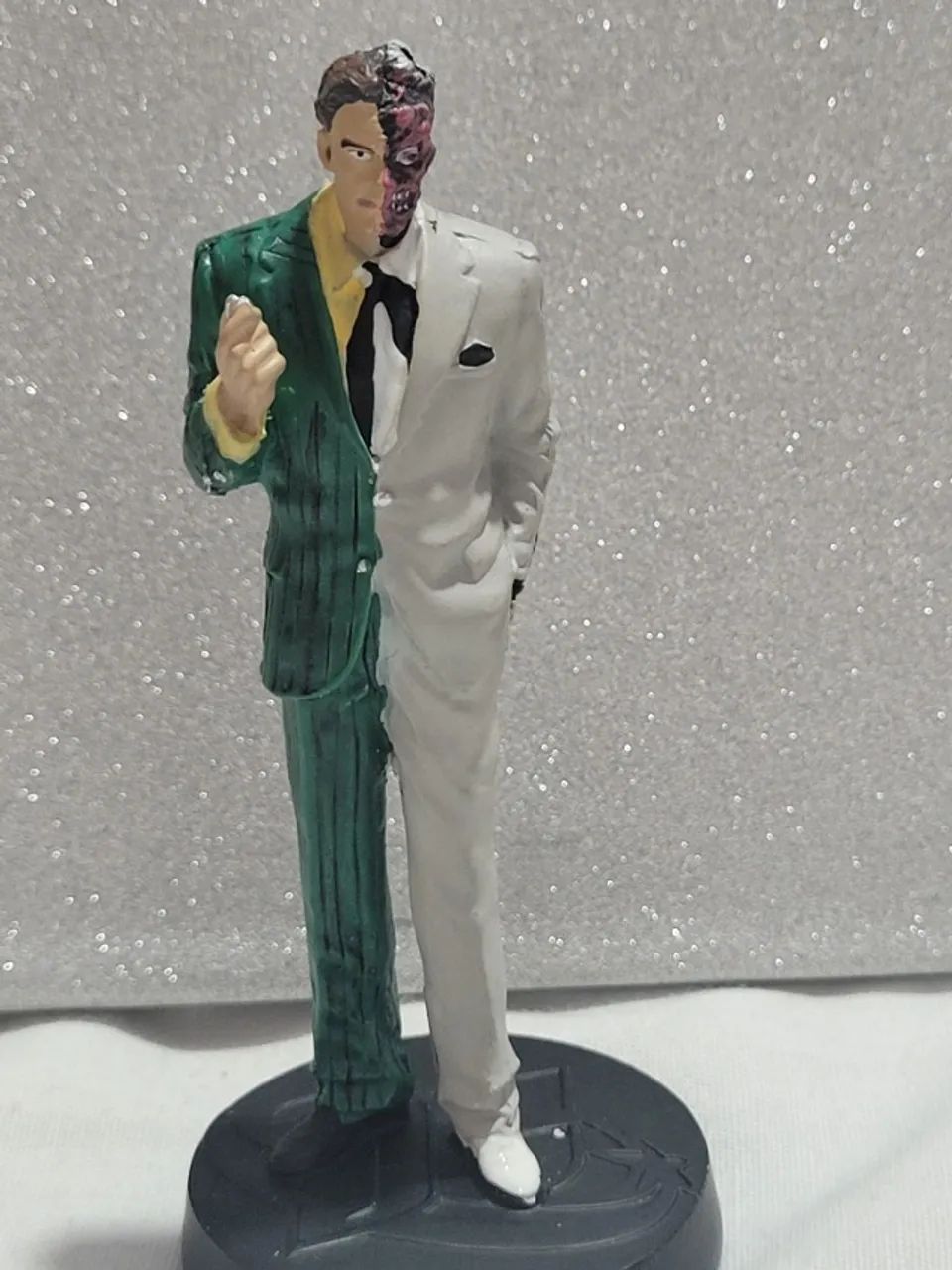 Miniatura Eaglemoss Duas Caras - Edição 21 com caixa e revista - Foto 2