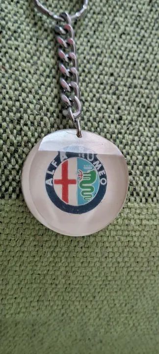 Alfa Romeo antigo e Raríssimo Chaveiro da Marca 