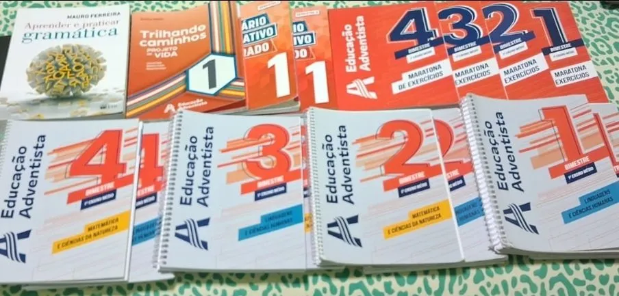 Livros da Educação Adventista 1°Ano EM