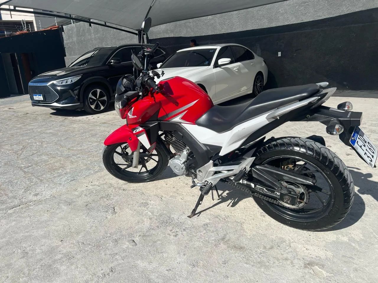 Moto CB 250f 2016