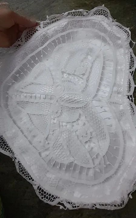 CAPA DE ALMOFADA EM RENDA RENASCENÇA 