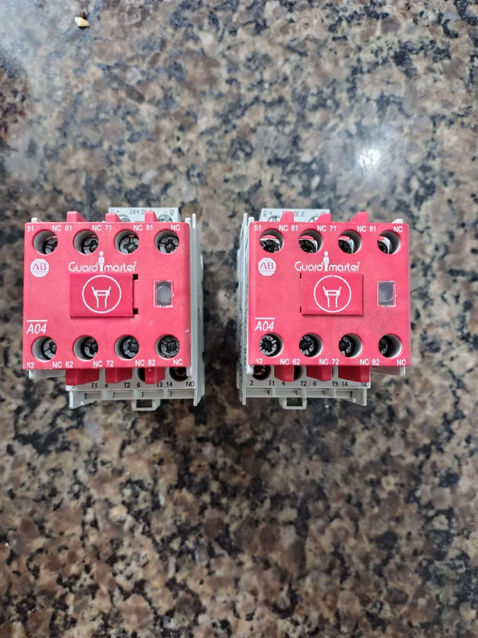 Contactora Guardmaster A04 20 ampéres