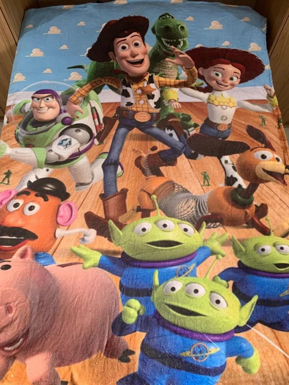 Manta peluciada solteiro com vários temas disponíveis Toy Story/ Mario/ Homem Aranha - Foto 2