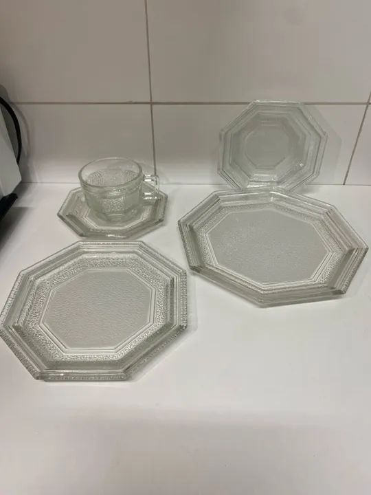 Jogo de jantar para 5 pessoas 